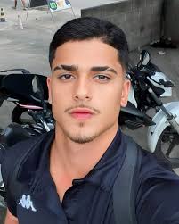 <em>Santi Garcia</em>
